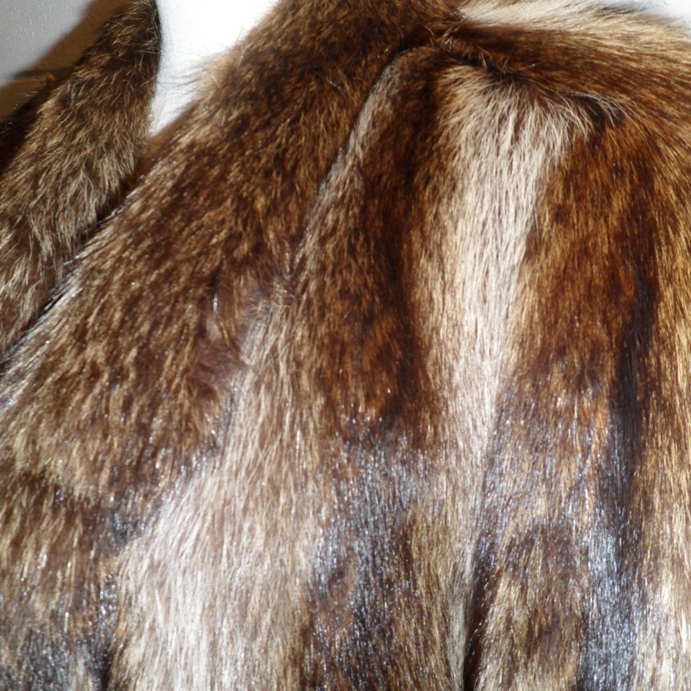 Raccoon Fur Coat - Picture 5 of 6
